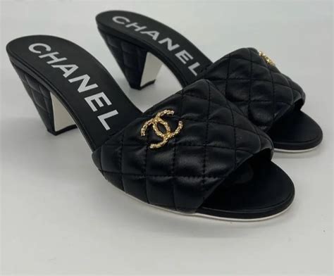 collezione calzature chanel|Scarpe Chanel primavera estate 2022: foto e prezzi .